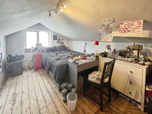 Loft room- click for photo gallery